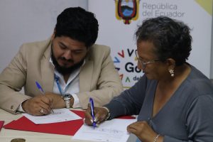 ALCALDESA (S) FORMALIZÓ FIRMA DE CONVENIO A FAVOR DE GRUPOS MINORITARIOS ENTRE CABILDO Y GAD MUNICIPAL DE VALENCIA