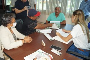 ALCALDESA (S) Y COMITIVA DE VALENCIA VISITARON A PREFECTA (E) PARA BUSCAR AYUDA PARA ENCAUZAR AGUAS DEL RÍO QUINDIGUA