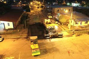 MUNICIPALIDAD DE VALENCIA EJECUTÓ BACHEO ASFÁLTICO EN LA CALLE SUCRE