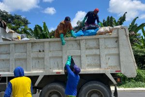 LA ALCALDÍA Y EL DEPARTAMENTO DE MEDIO AMBIENTE LABORAN INCANSABLEMENTE EN LA RECOLECCIÓN DE DESECHOS SÓLIDOS