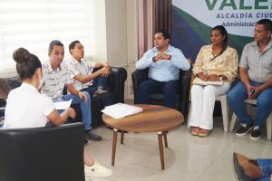 EN EL DESPACHO DE LA ALCALDÍA MUNICIPAL EL ING. DANIEL MACÍAS ALCALDE DEL CANTÓN VALENCIA SOSTUVO UNA IMPORTANTE REUNIÓN DE TRABAJO CON TÉCNICOS DEL MINISTERIO DE AGRICULTURA Y GANADERÍA (MAG)